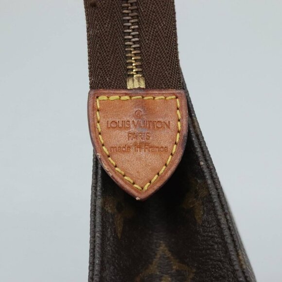 LOUIS VUITTON Monogram Poche Toilette 19 Pouch - Picture 8 of 16